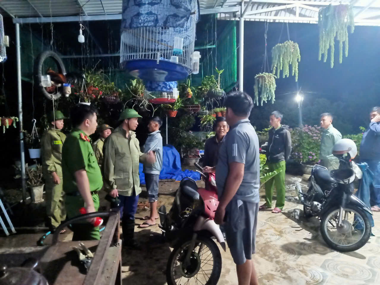 CẢ HỆ THỐNG CHÍNH TRỊ VÀO CUỘC, HÒA SƠN VỮNG VÀNG TRƯỚC MƯA LŨ NHỜ LỰC LƯỢNG TUYẾN ĐẦU QUYẾT LIỆT