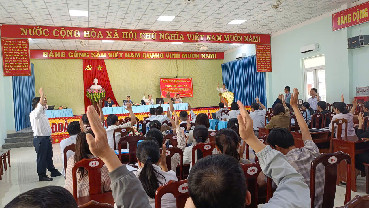 XÃ HÒA SƠN ĐẨY MẠNH CÔNG TÁC TUYÊN TRUYỀN CUỘC BẦU CỬ ĐẠI BIỂU QUỐC HỘI KHÓA XVI VÀ ĐẠI BIỂU HĐND CÁC CẤP NHIỆM KỲ 2026 – 2031